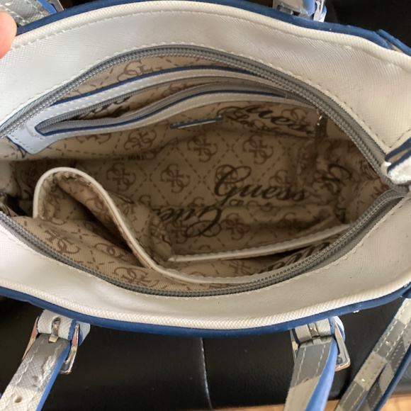 Guess small purse - Picture 2 of 4